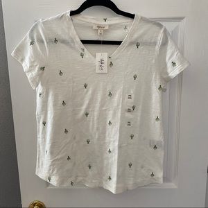 NWT Style & Co Cactus V-neck Top